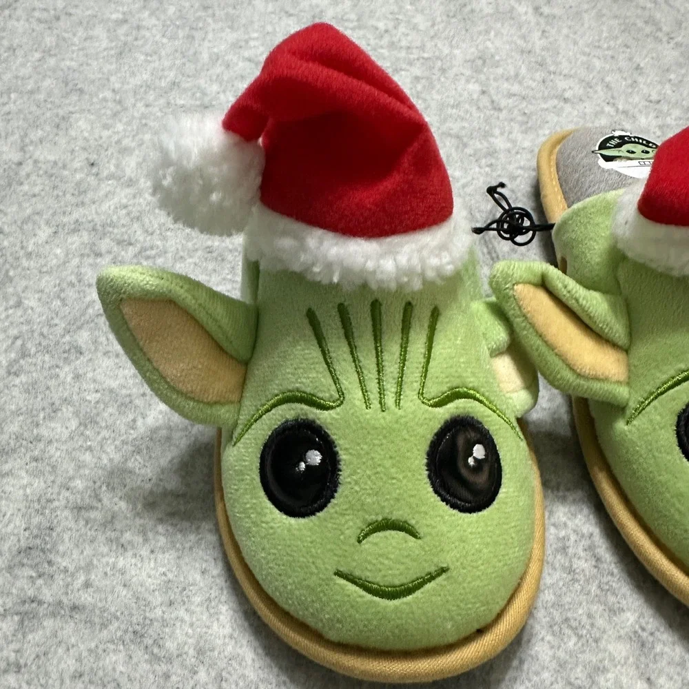 Star Wars The Mandalorian Christmas Hat Baby Yoda Slip On Slippers Size S 5-6